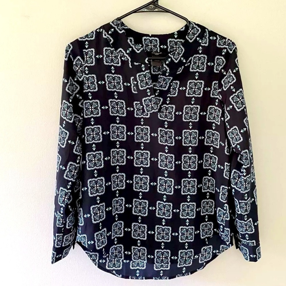 Ann Taylor Petite Geometric Lightweight Semi Sheer Work Blouse Top Women's XSP